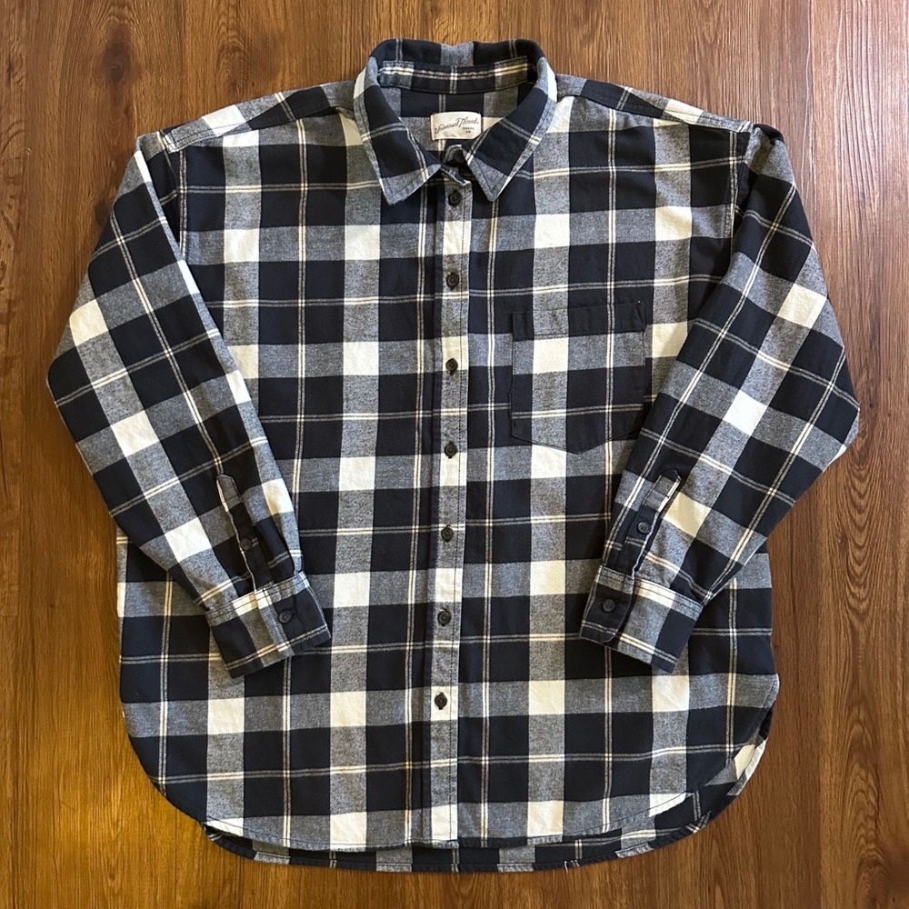NWT Universal Thread Women's Plaid Button Down Oversized Heavyweight Flannel